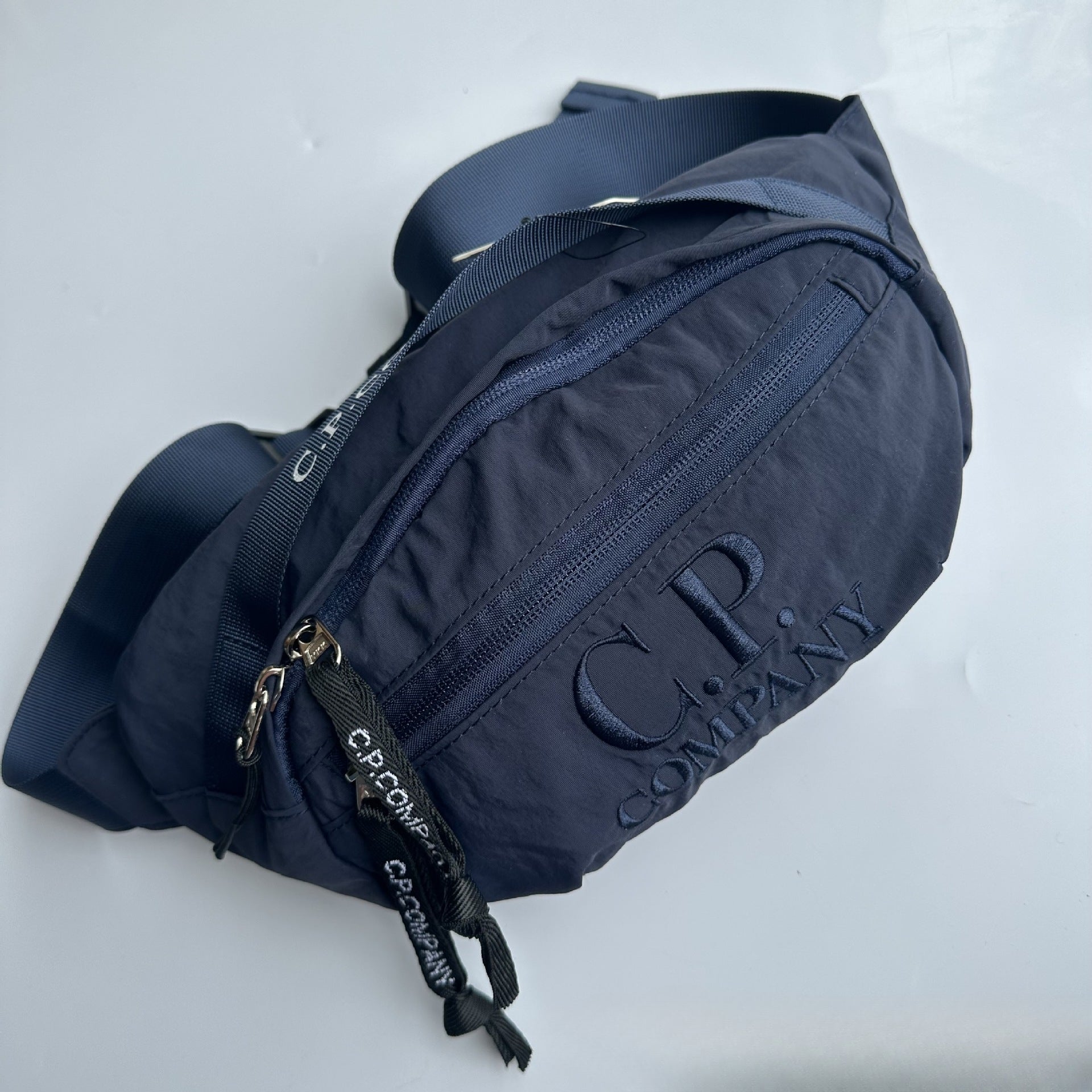 Men Casual Bags Summer Men's Crossbody Waist Bag Breast Bag Embroidery Bag