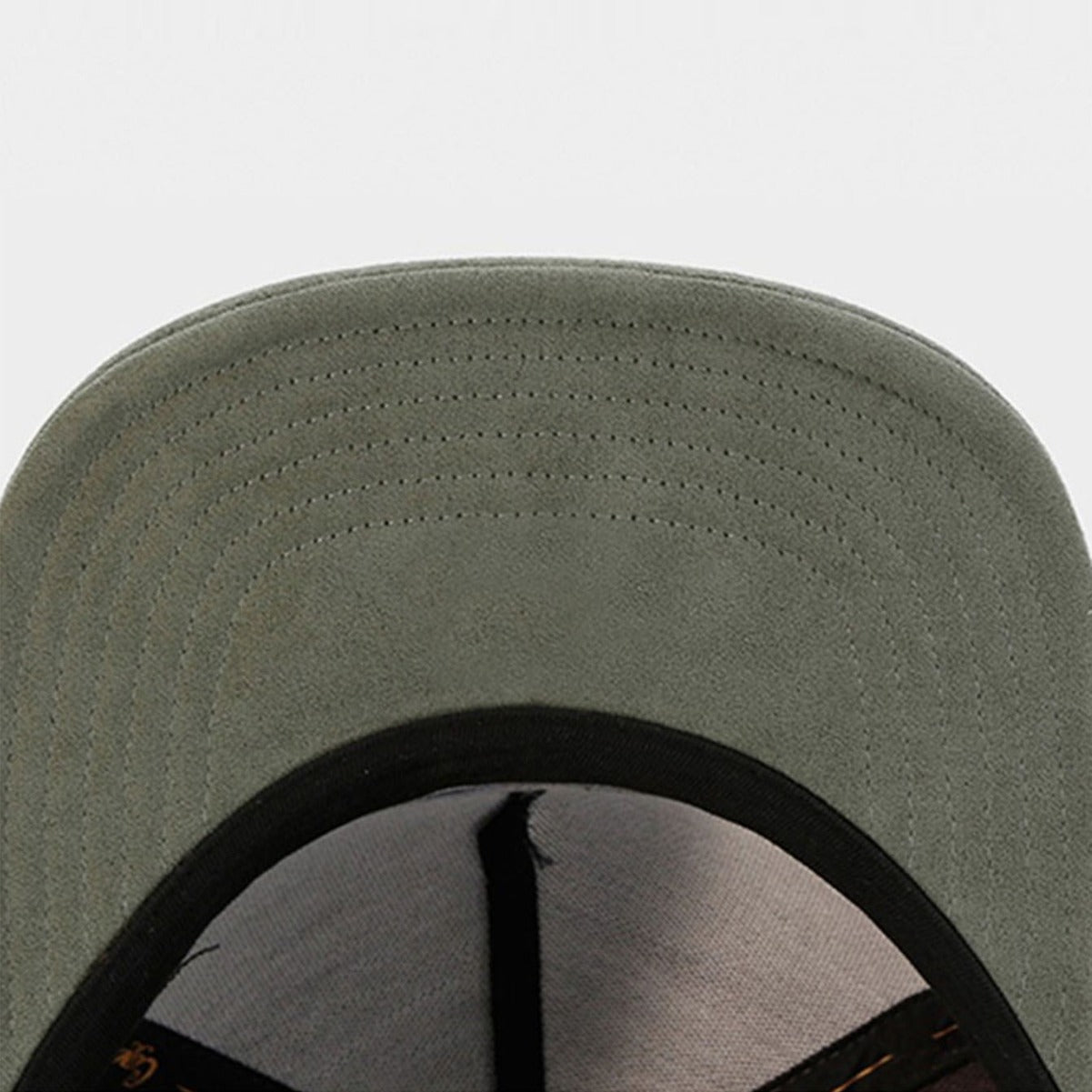 Trendy flat brimmed snapback hats adjustable breathable sun protection